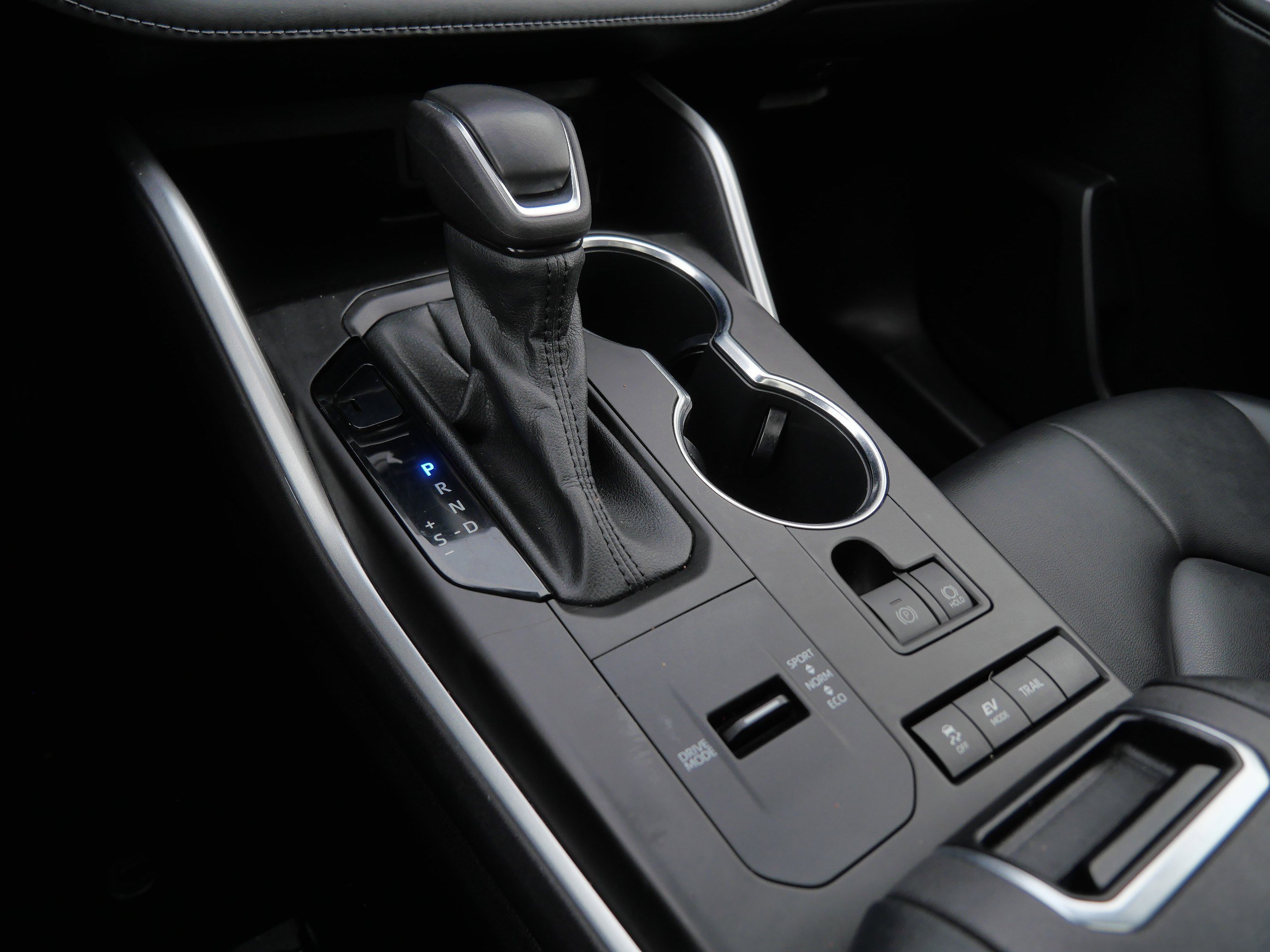 Used 2022 Toyota Highlander XLE image 25