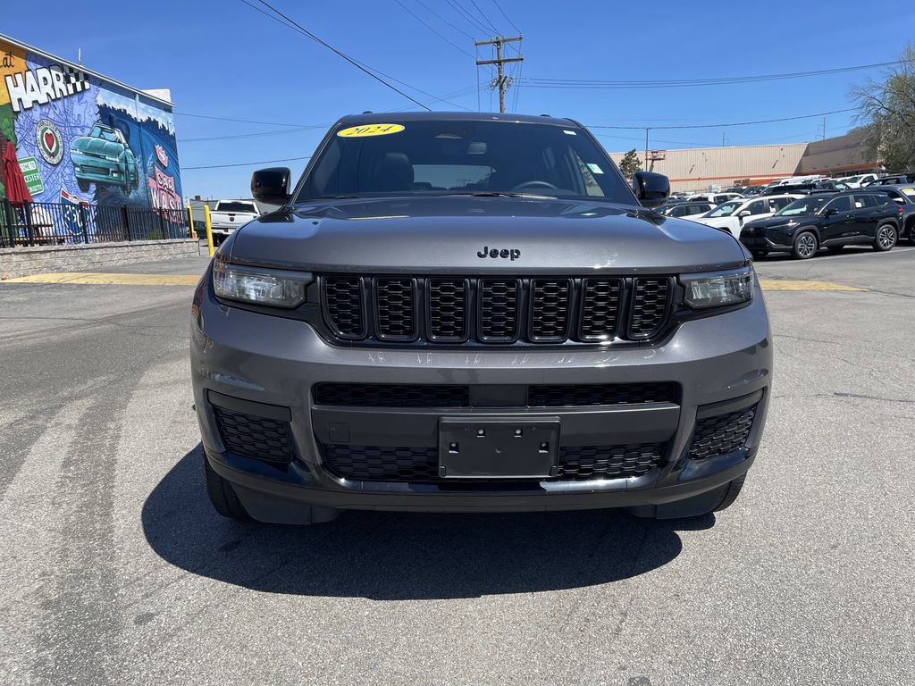Used 2024 Jeep Grand Cherokee L Altitude AWD/4WD image 5
