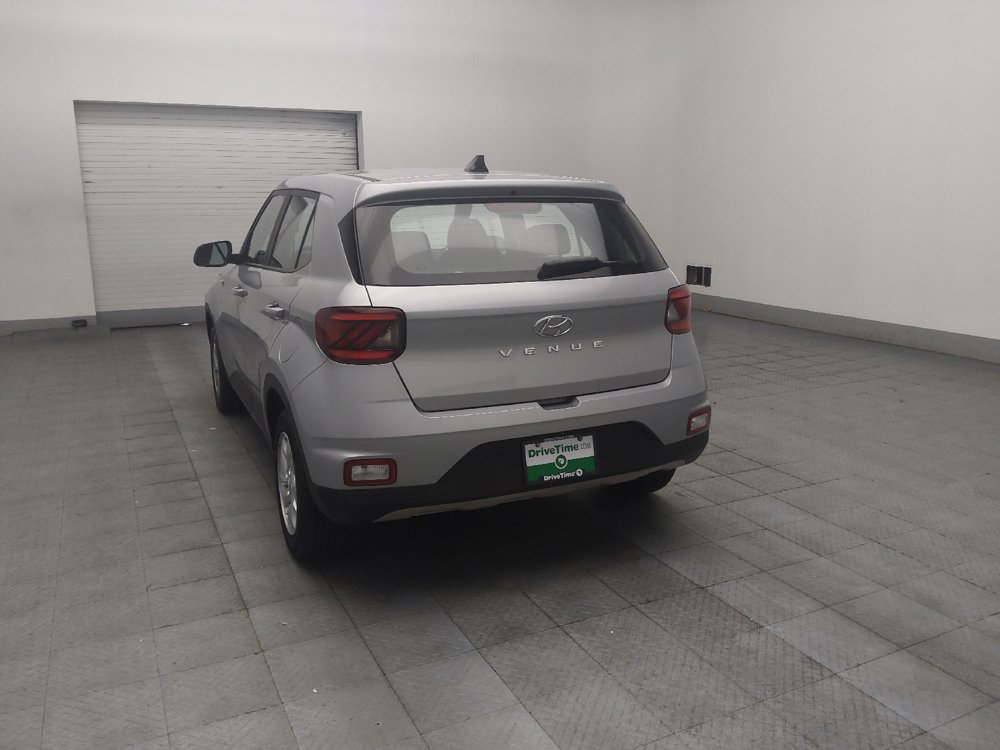 Used 2021 Hyundai Venue SE FWD image 5
