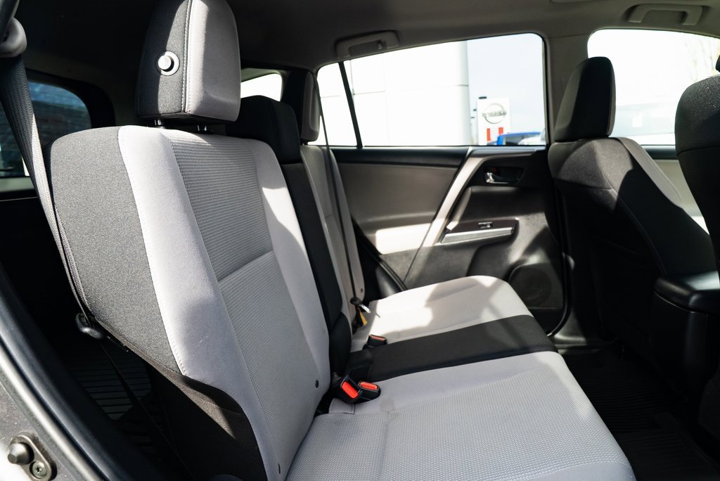 Used 2018 Toyota RAV4 XLE image 22