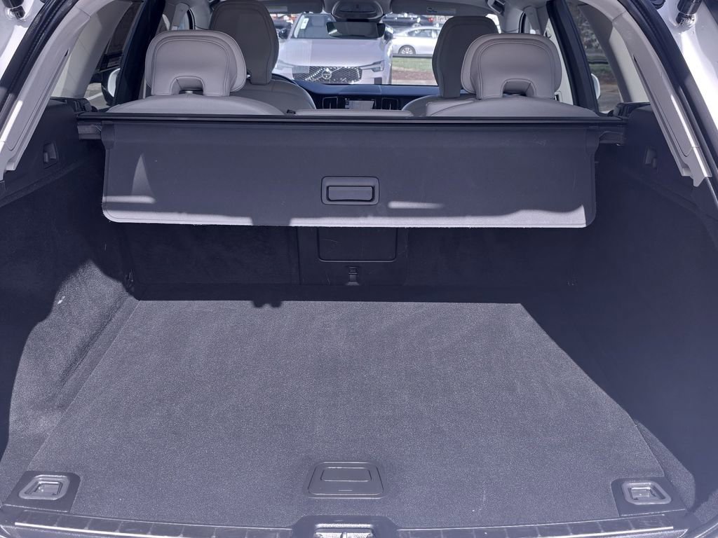 Used 2023 Volvo XC60 B5 Plus w/ Climate Package image 14