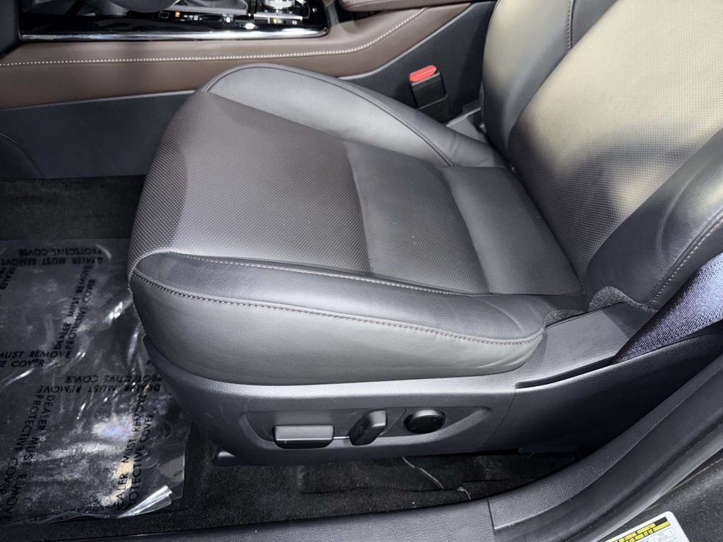 Used 2024 MAZDA CX-30 AWD 2.5 S w/ Premium Package image 3