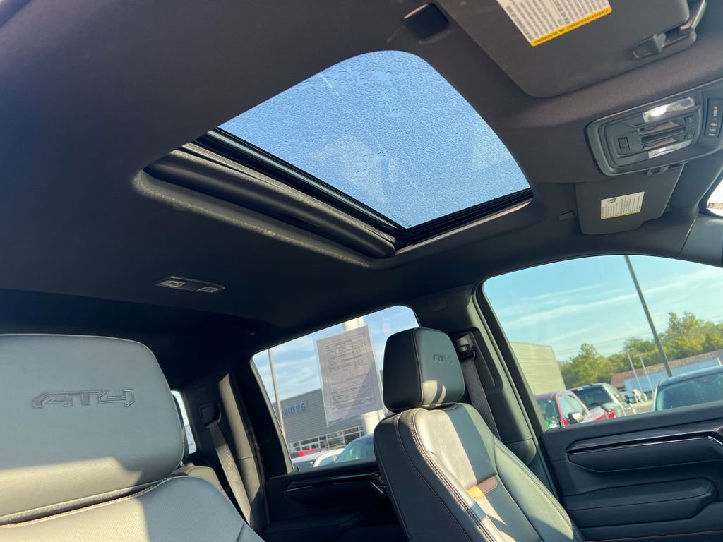 Used 2025 GMC Sierra 3500 AT4 w/ AT4 Premium Plus Package image 11