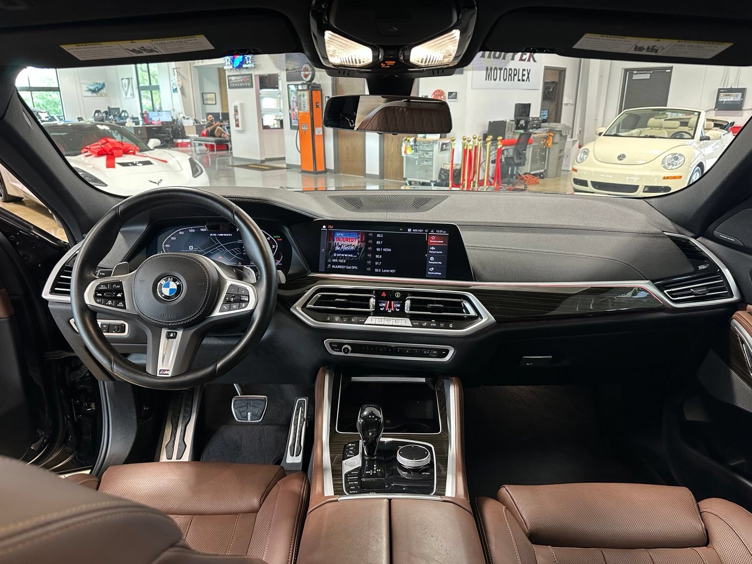 Used 2023 BMW X6 M50i AWD/4WD image 17