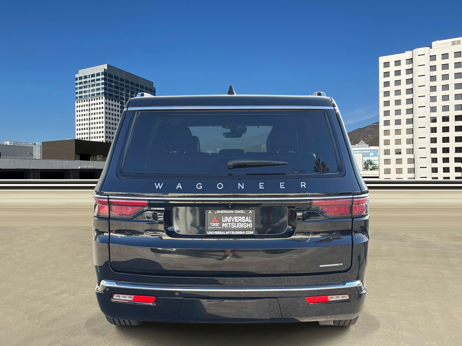 Used 2024 Jeep Wagoneer Series III AWD/4WD image 4