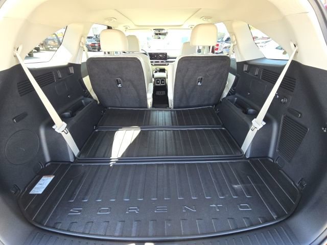 Used 2025 Kia Sorento EX w/ Panoramic Sunroof Package image 12