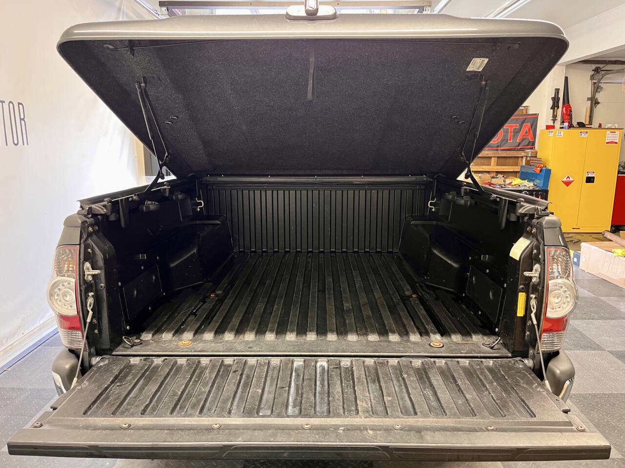 Used 2012 Toyota Tacoma PreRunner w/ SR5 Pkg RWD image 18