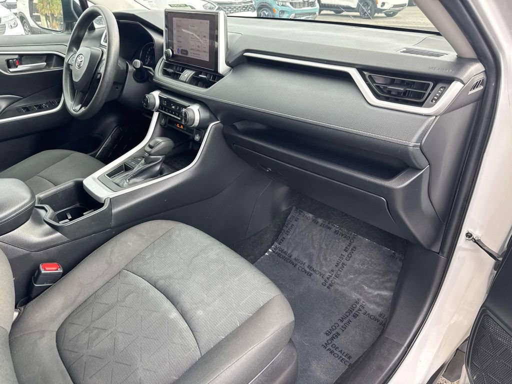 Used 2024 Toyota RAV4 XLE image 19