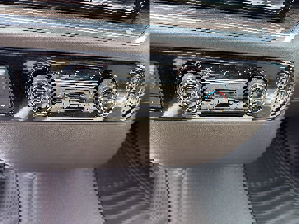 Used 2024 Chevrolet Silverado 2500 LT image 16