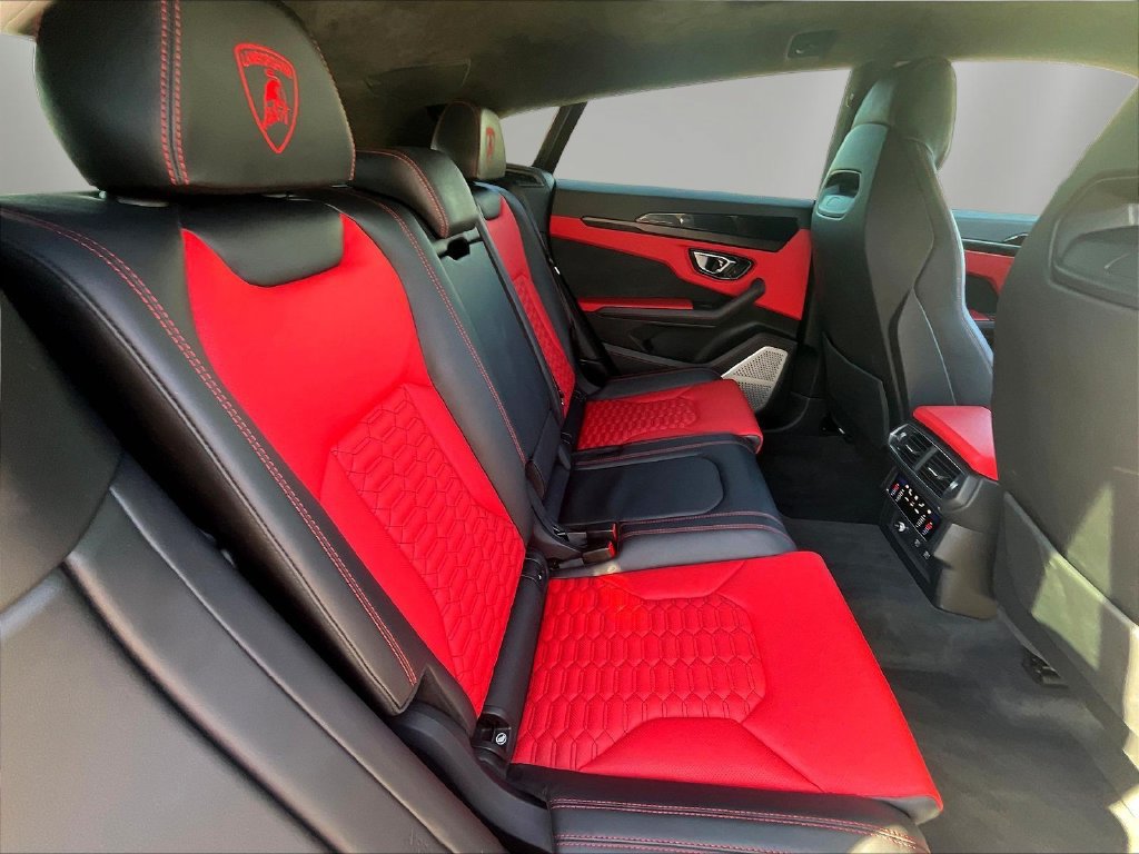 Used 2022 Lamborghini Urus AWD/4WD image 24