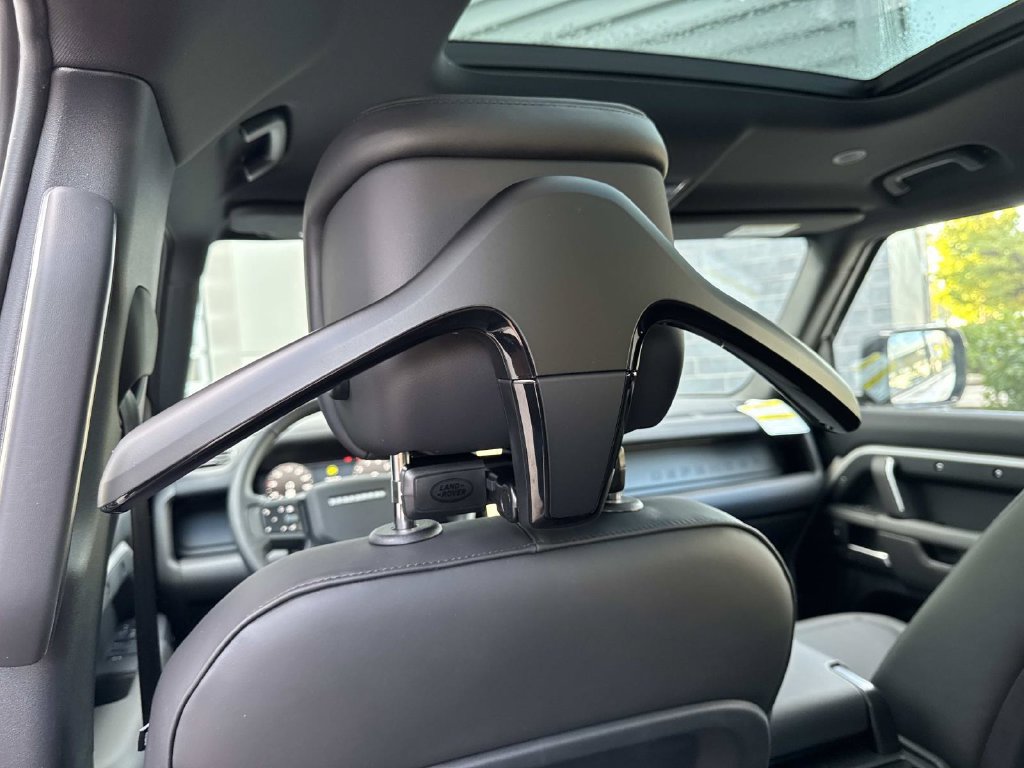 New 2026 Land Rover Defender 110 X-Dynamic SE AWD/4WD image 16