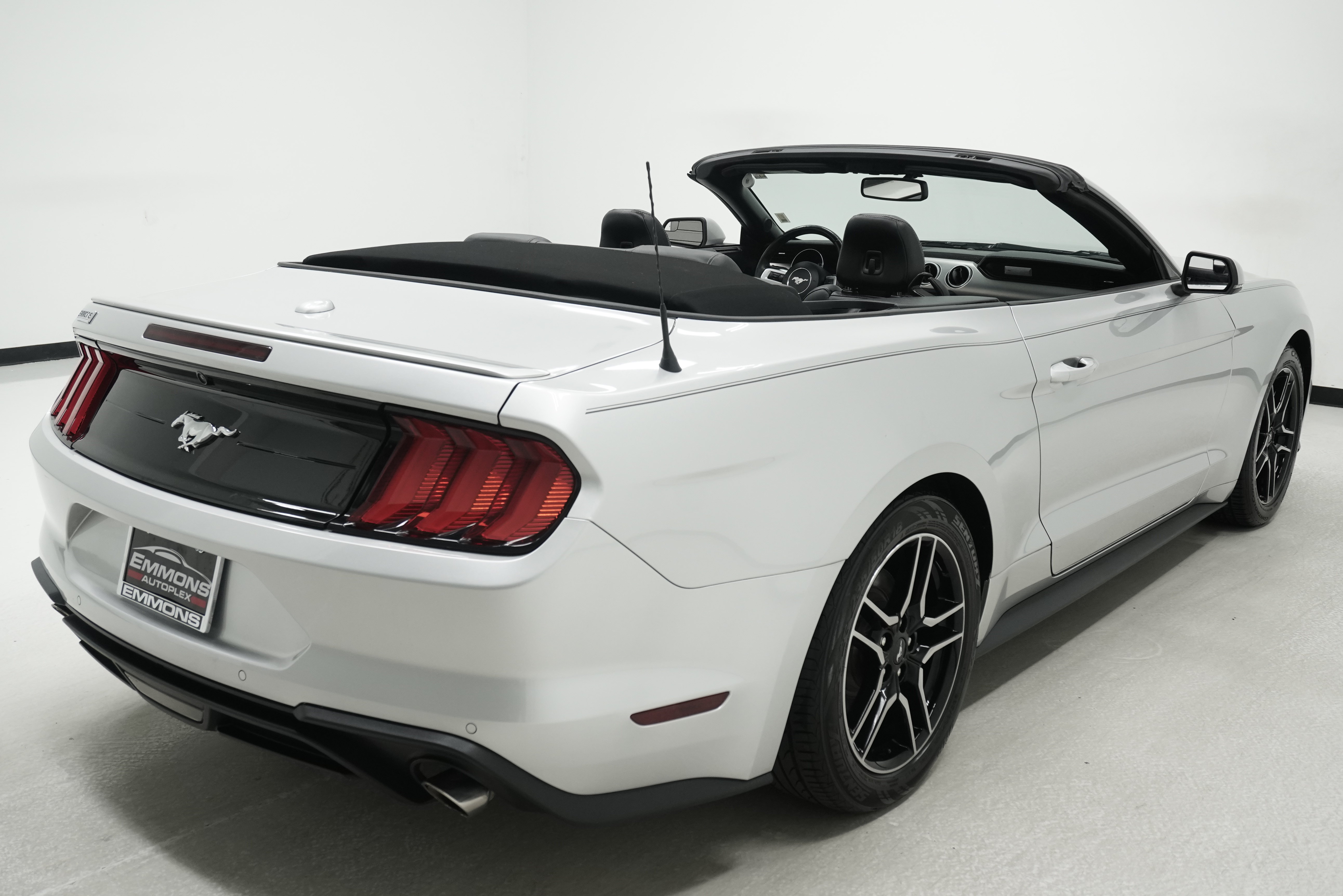 Used 2019 Ford Mustang Premium RWD image 10