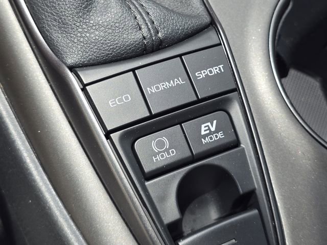 Used 2022 Toyota Camry SE FWD image 7
