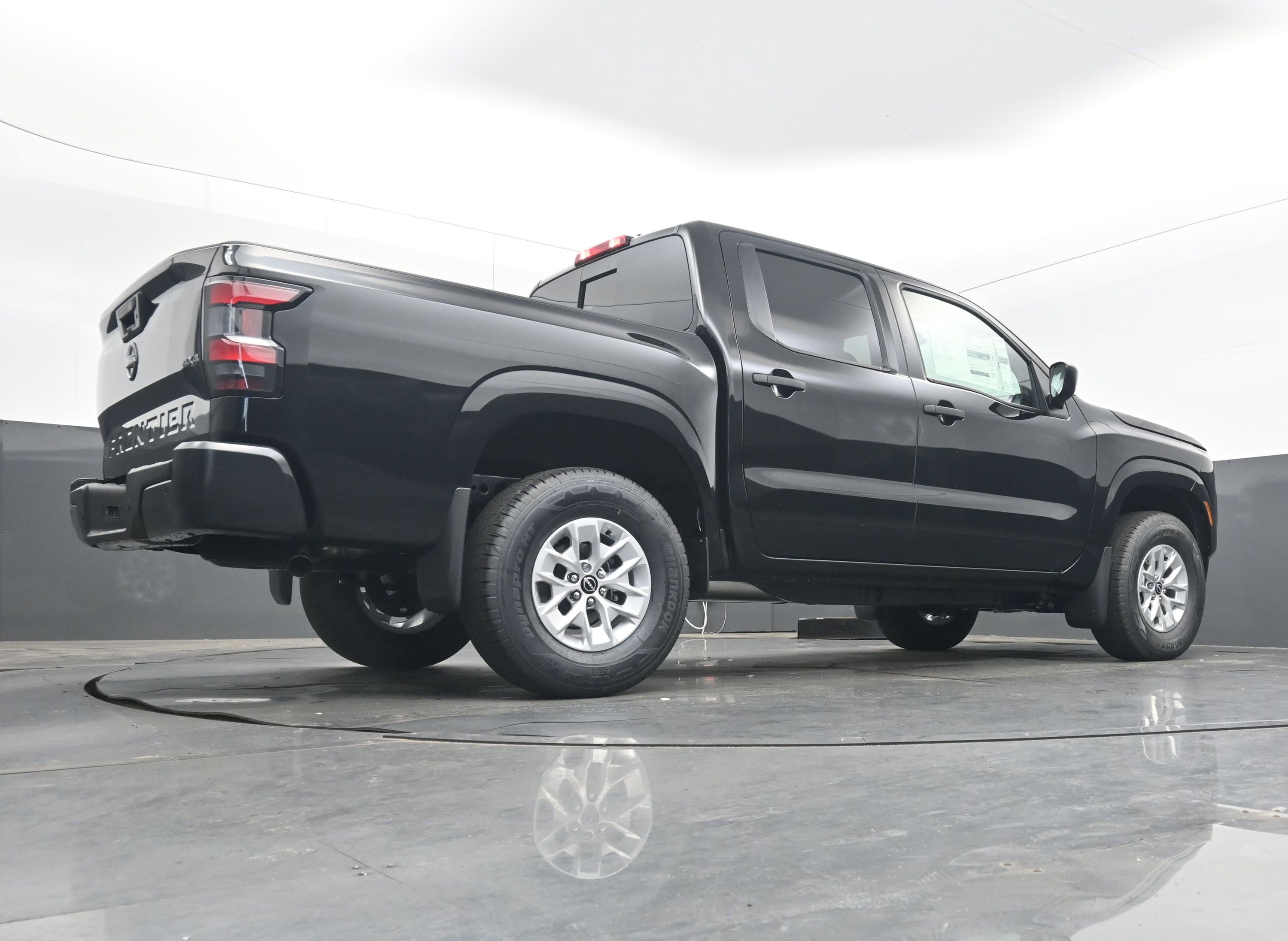 New 2026 Nissan Frontier S image 26