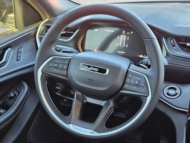 New 2025 Jeep Grand Cherokee Limited w/ Black Appearance Package image 11