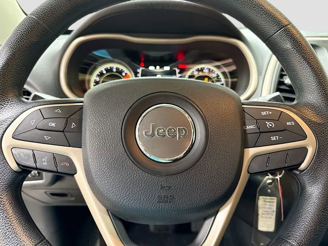 Used 2017 Jeep Cherokee Sport image 11