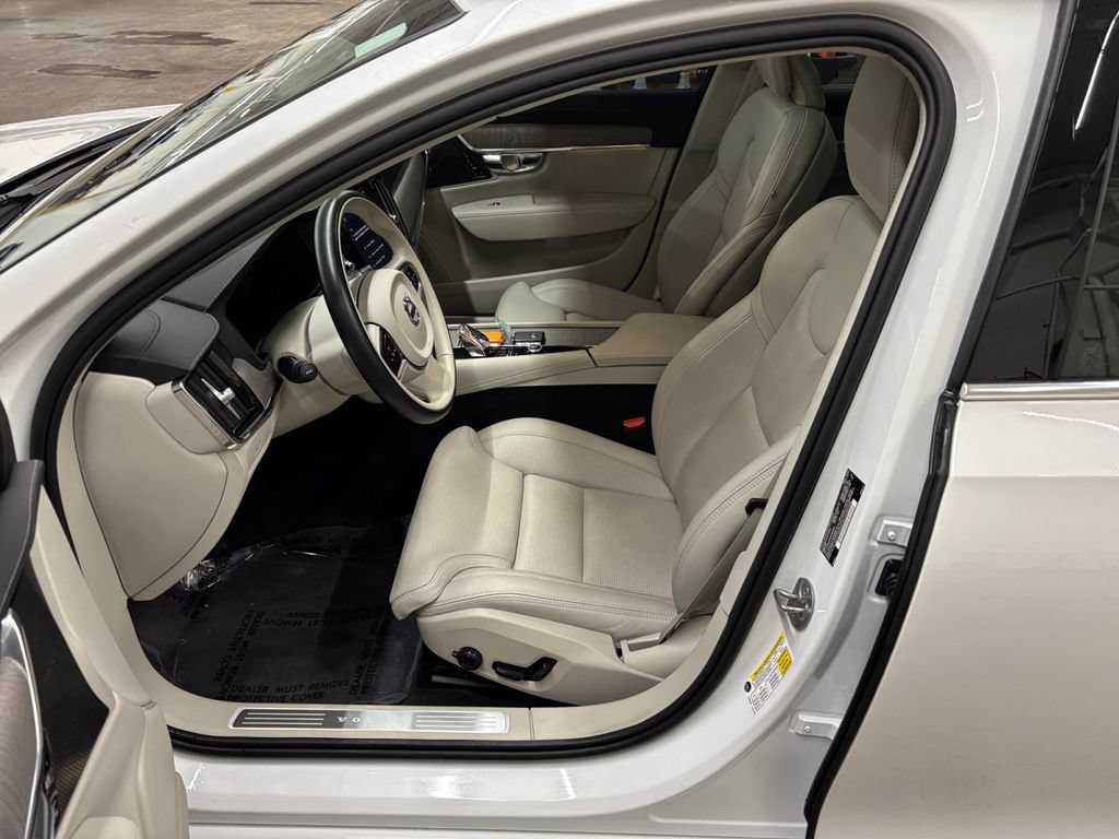 Certified 2025 Volvo S90 B6 Ultra AWD/4WD image 10