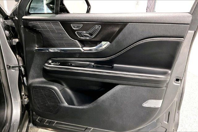 Used 2022 Lincoln Corsair AWD w/ Elements Package image 36