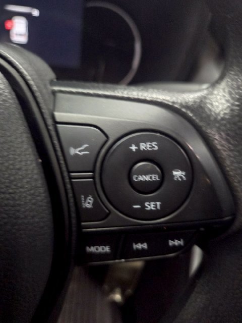 Used 2025 Toyota RAV4 LE AWD/4WD image 11
