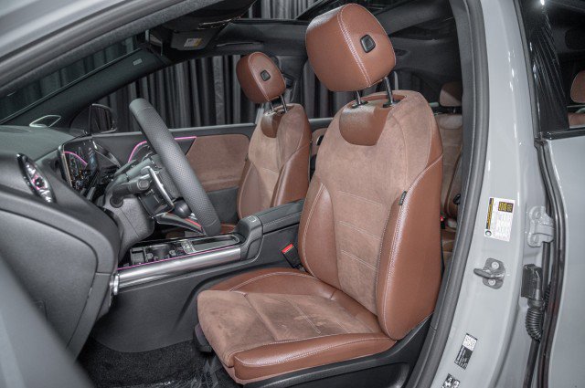 New 2026 Mercedes-Benz GLA 35 AMG 4MATIC image 11