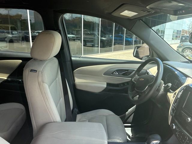 Used 2023 Chevrolet Traverse LS FWD image 10