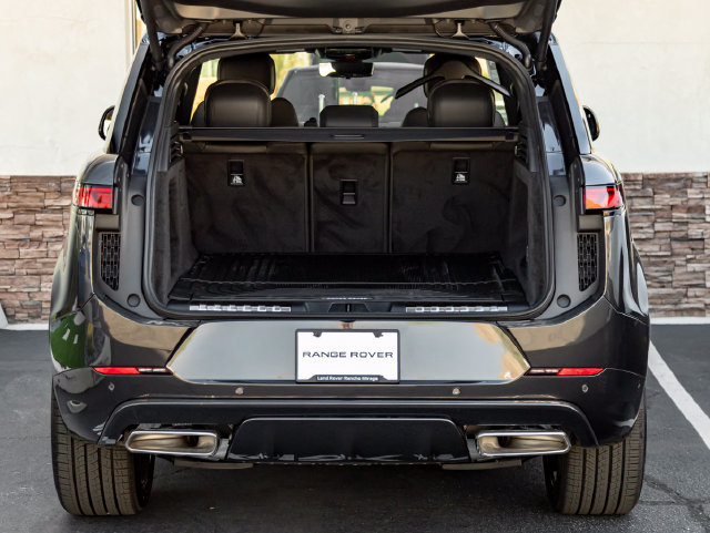 New 2026 Land Rover Range Rover Sport Dynamic SE AWD/4WD image 26