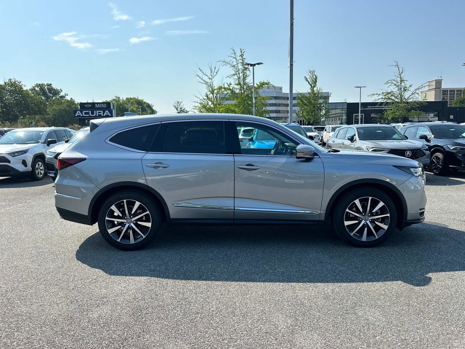 Certified 2025 Acura MDX 3.5L Technology Package image 2