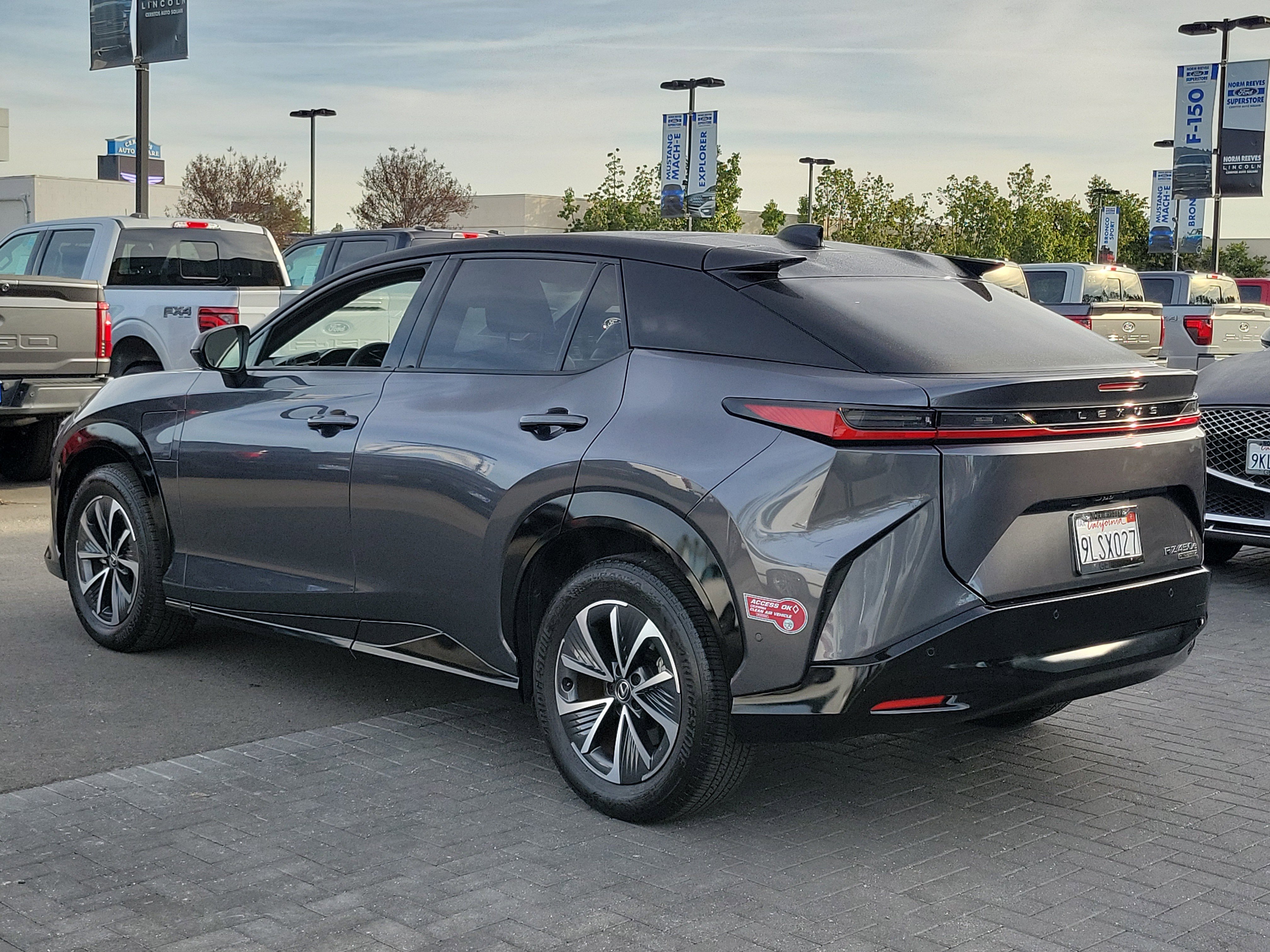 Used 2023 Lexus RZ 450e Premium w/ Technology Package image 29