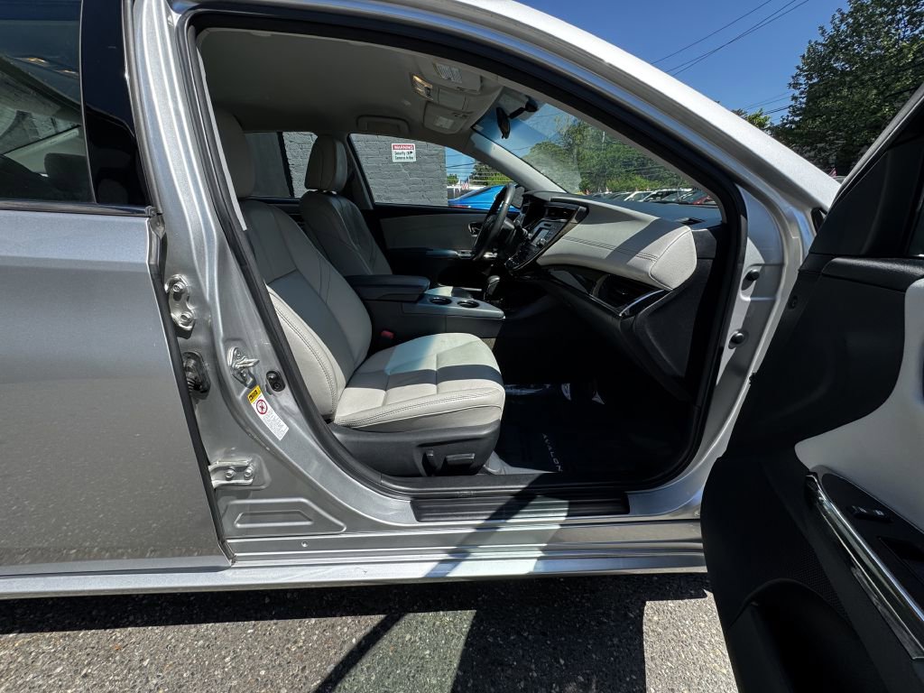 Used 2013 Toyota Avalon XLE w/ Preferred Accessory Package FWD image 14