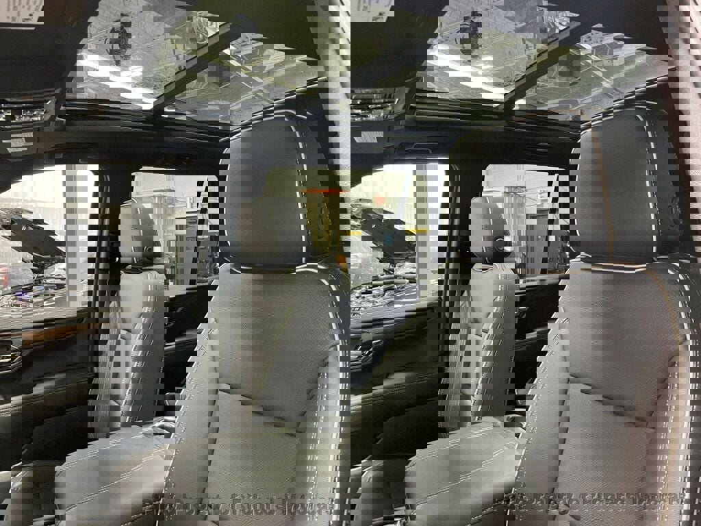 Used 2026 GMC Yukon Elevation image 13