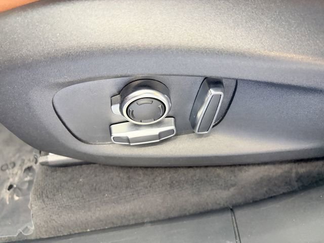 Used 2023 Jaguar F-PACE SVR image 6