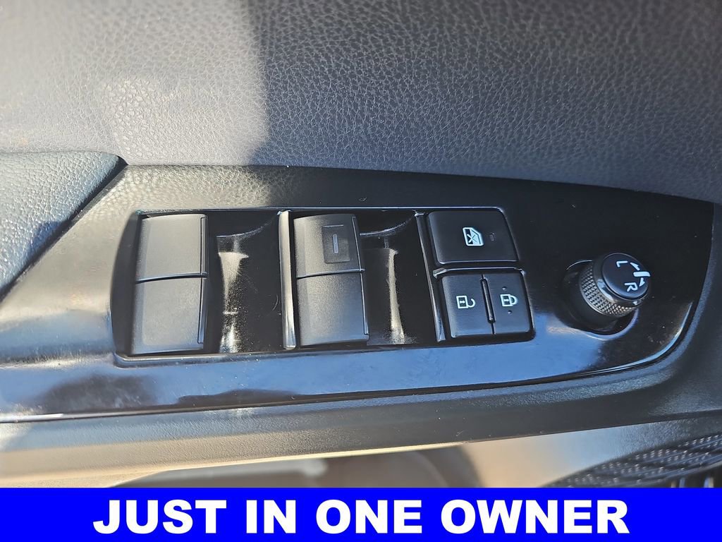 Used 2021 Toyota Prius Prime LE w/ Carpet Mat Package (TMS) image 26