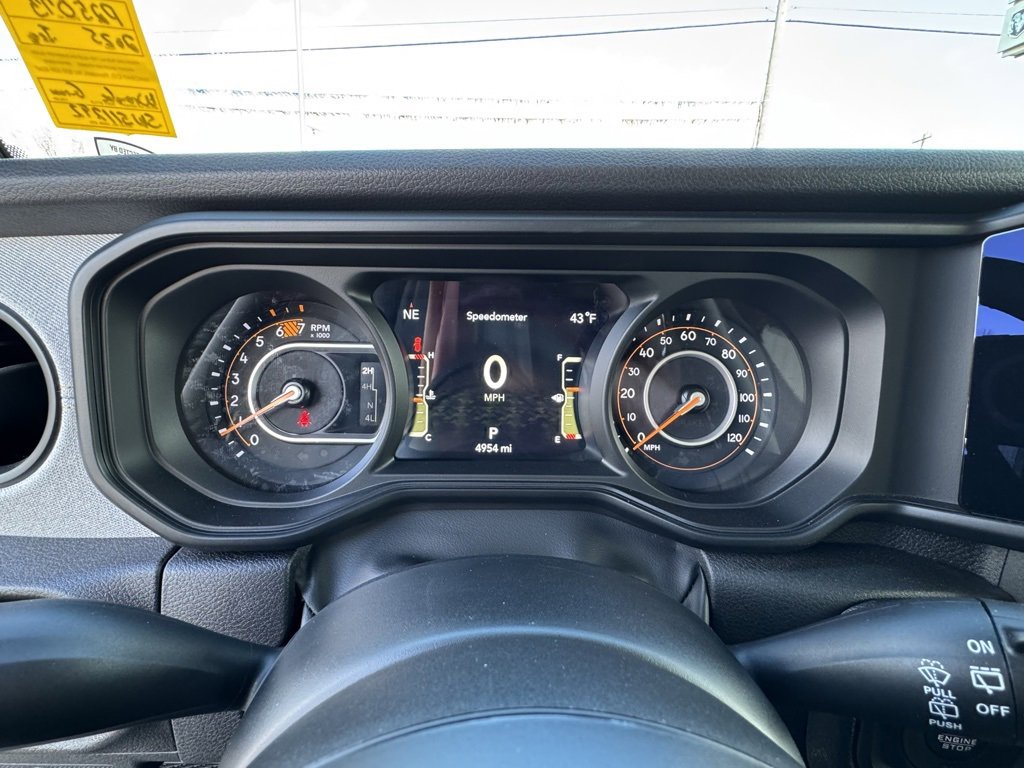 Used 2025 Jeep Wrangler Willys image 24