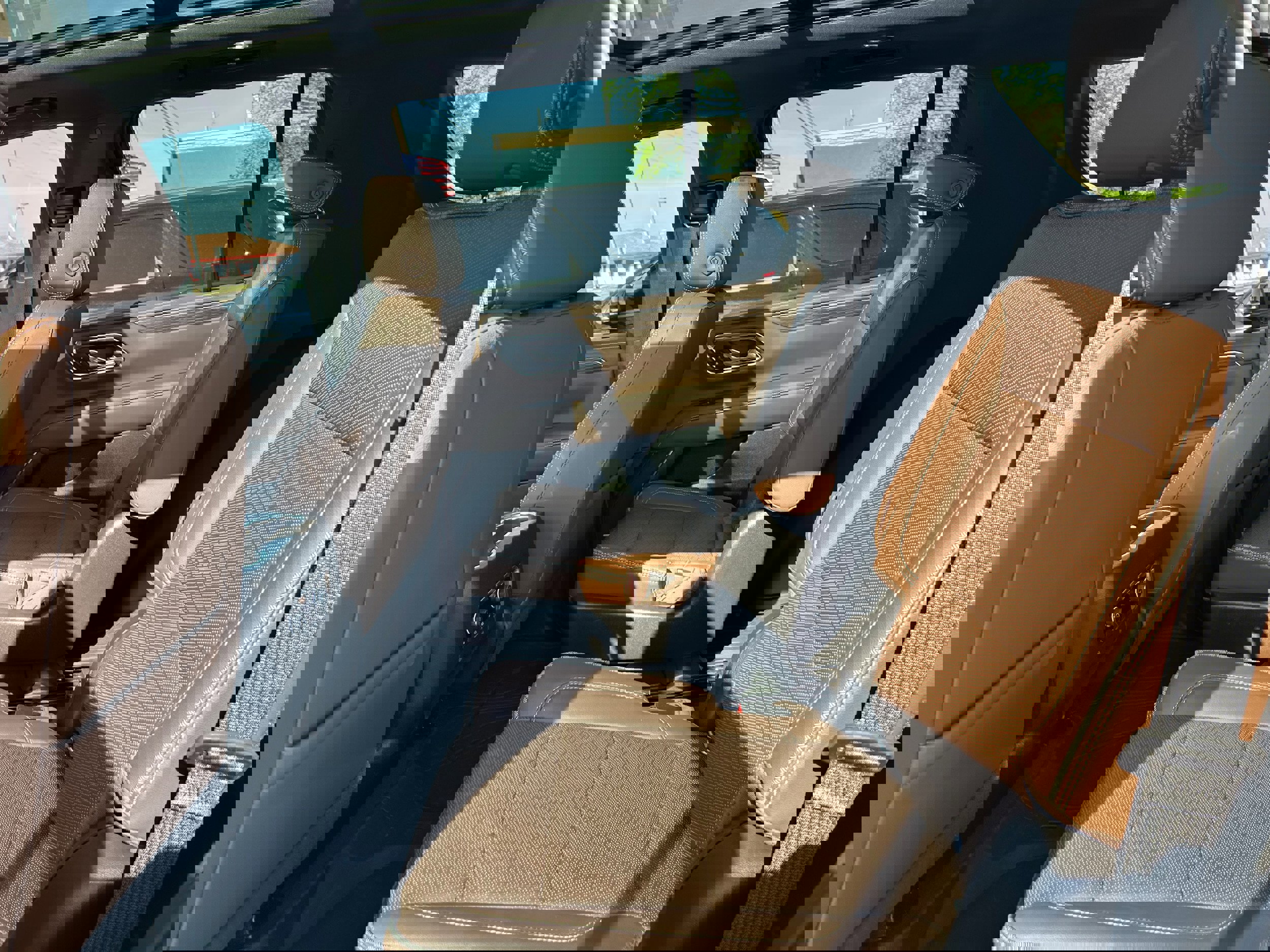 Used 2021 Chevrolet Tahoe High Country w/ Premium Package image 33