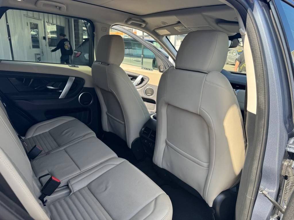 Used 2021 Land Rover Discovery Sport SE AWD/4WD image 12