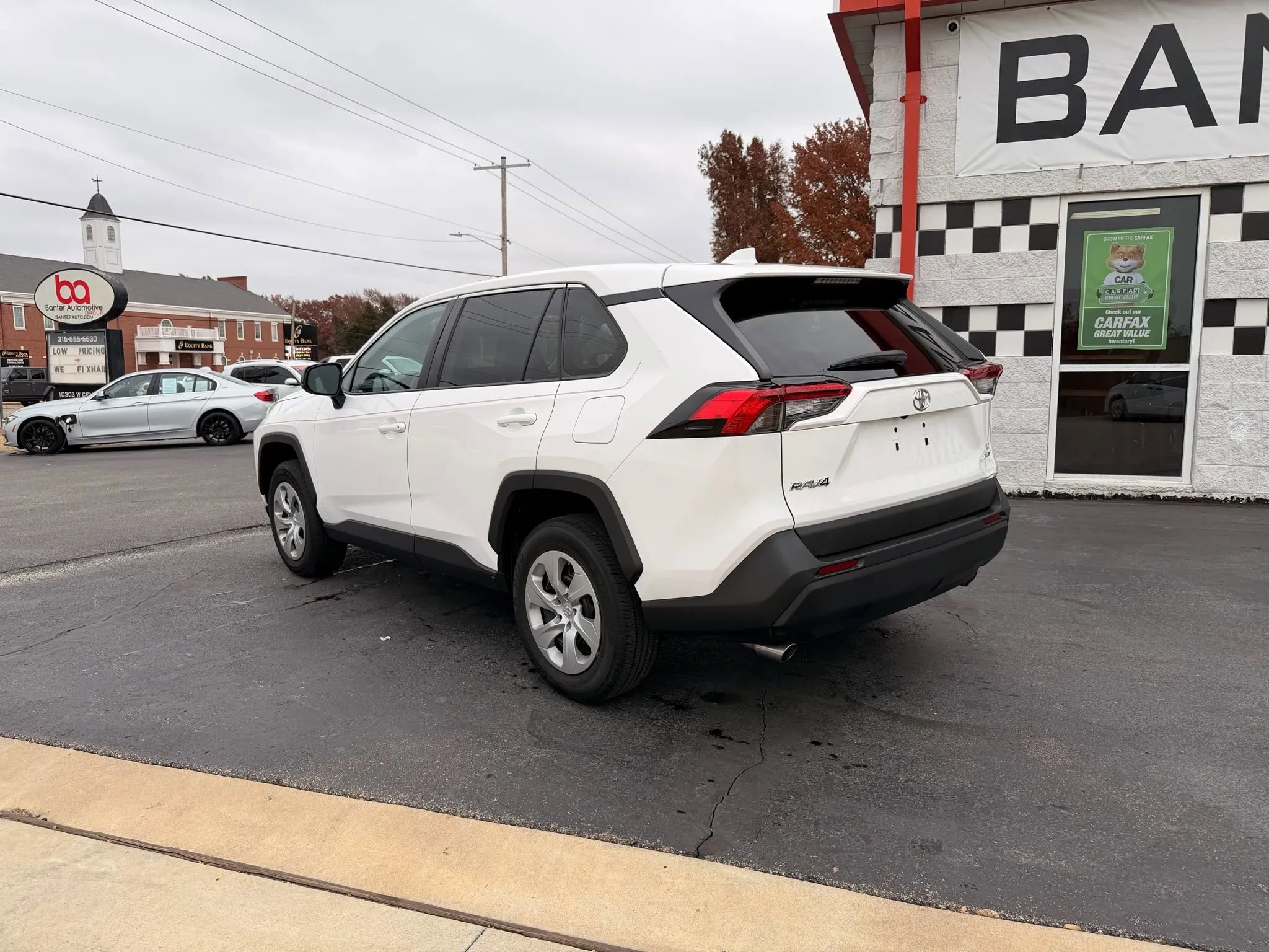 Used 2022 Toyota RAV4 LE w/ Carpet Mat Package (TMS) image 3