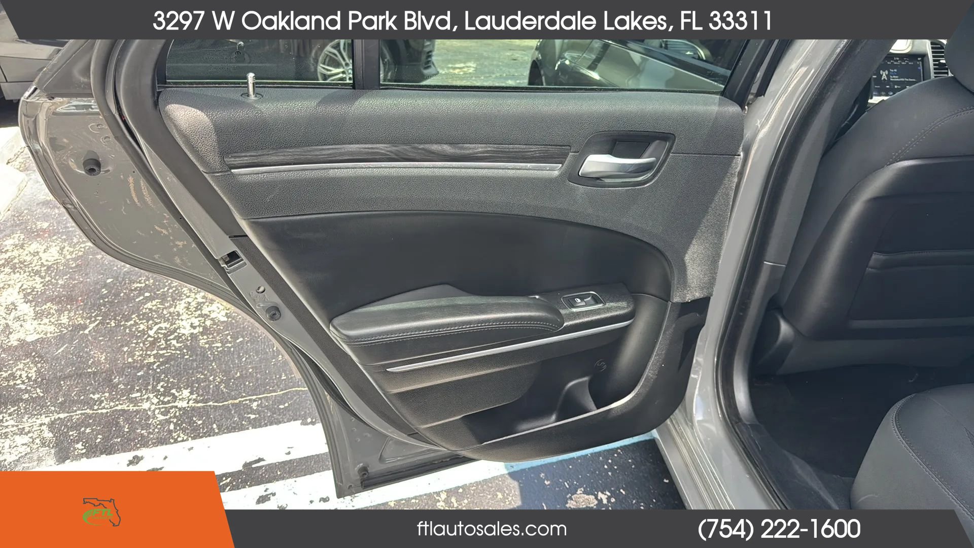 Used 2019 Chrysler 300 Touring w/ Sport Appearance Package RWD image 21