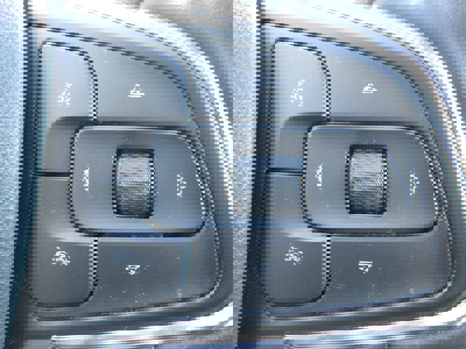 Used 2020 Buick Encore GX Essence w/ Experience Buick Package image 19