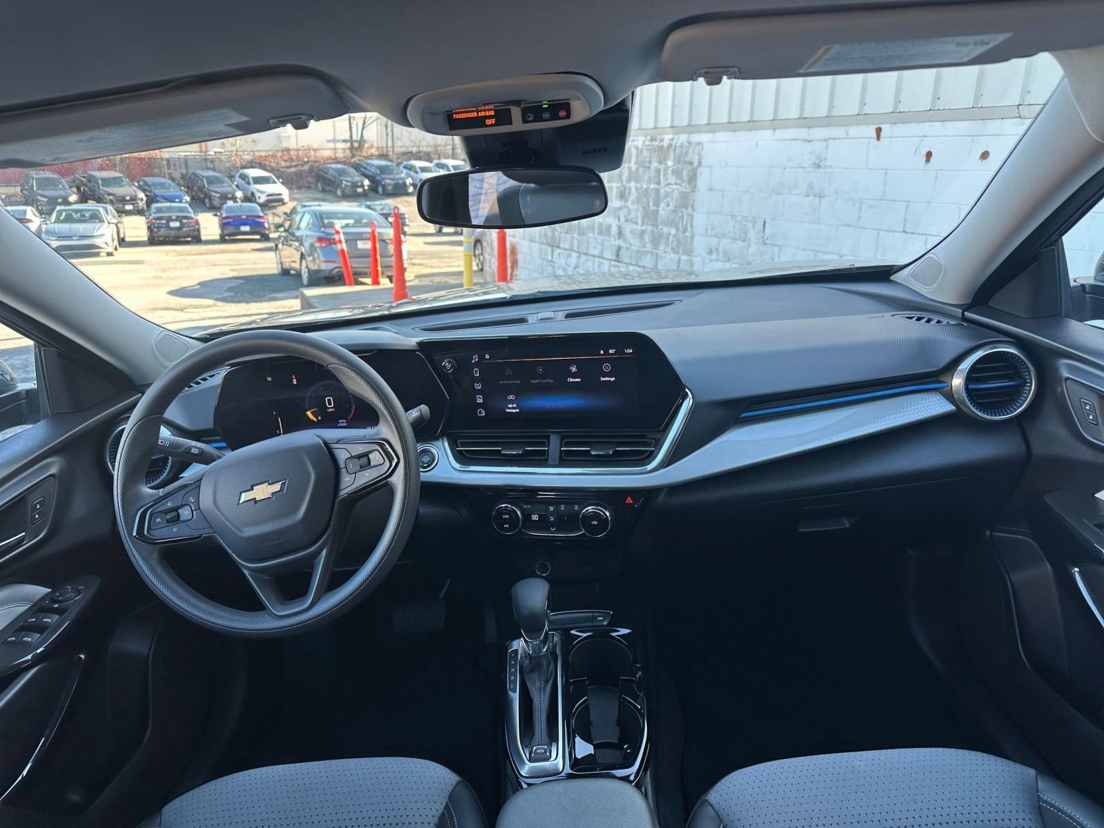 Used 2025 Chevrolet Trax LT image 31