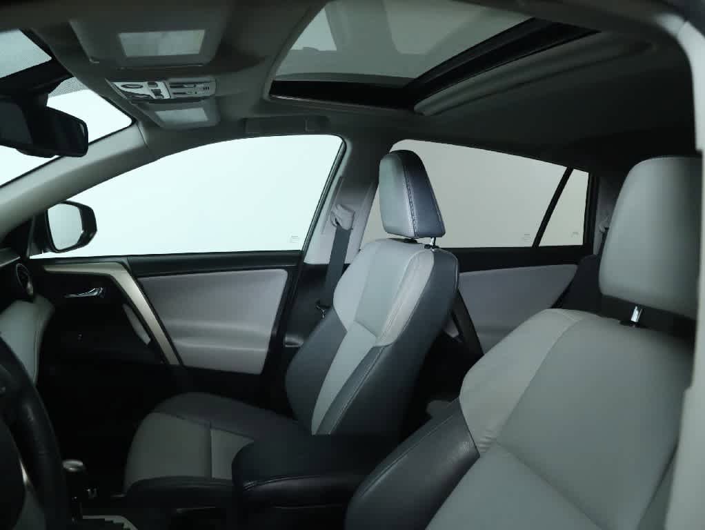 Used 2014 Toyota RAV4 Limited w/ Technology Package AWD/4WD image 19