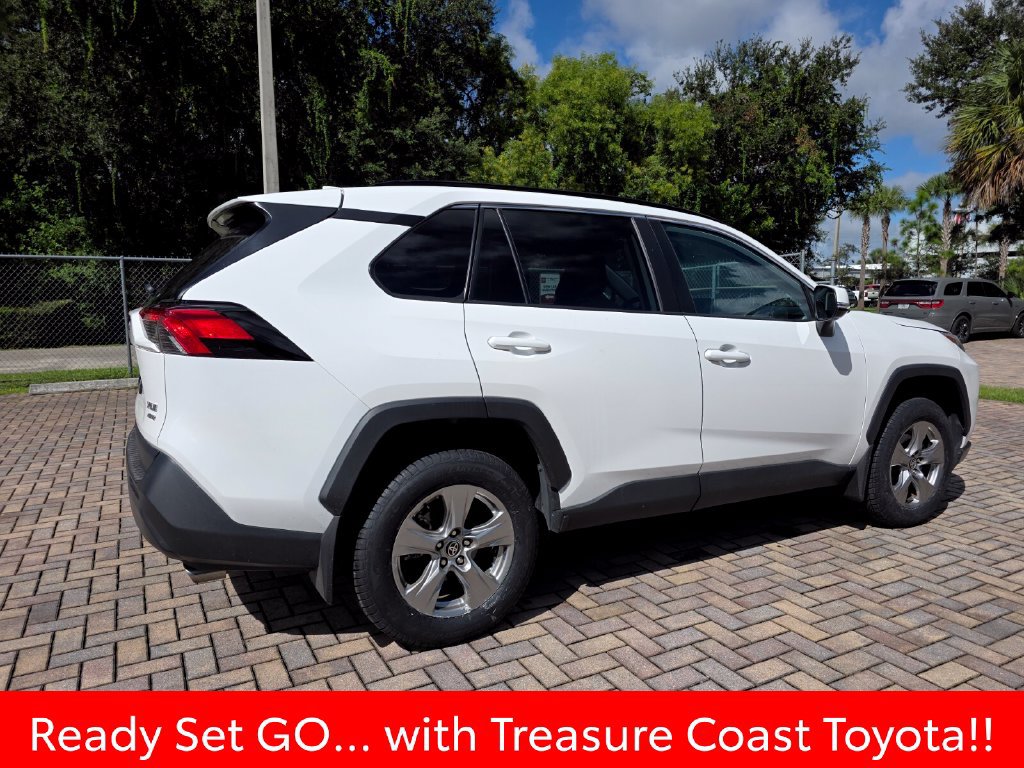 Used 2025 Toyota RAV4 XLE AWD/4WD image 12