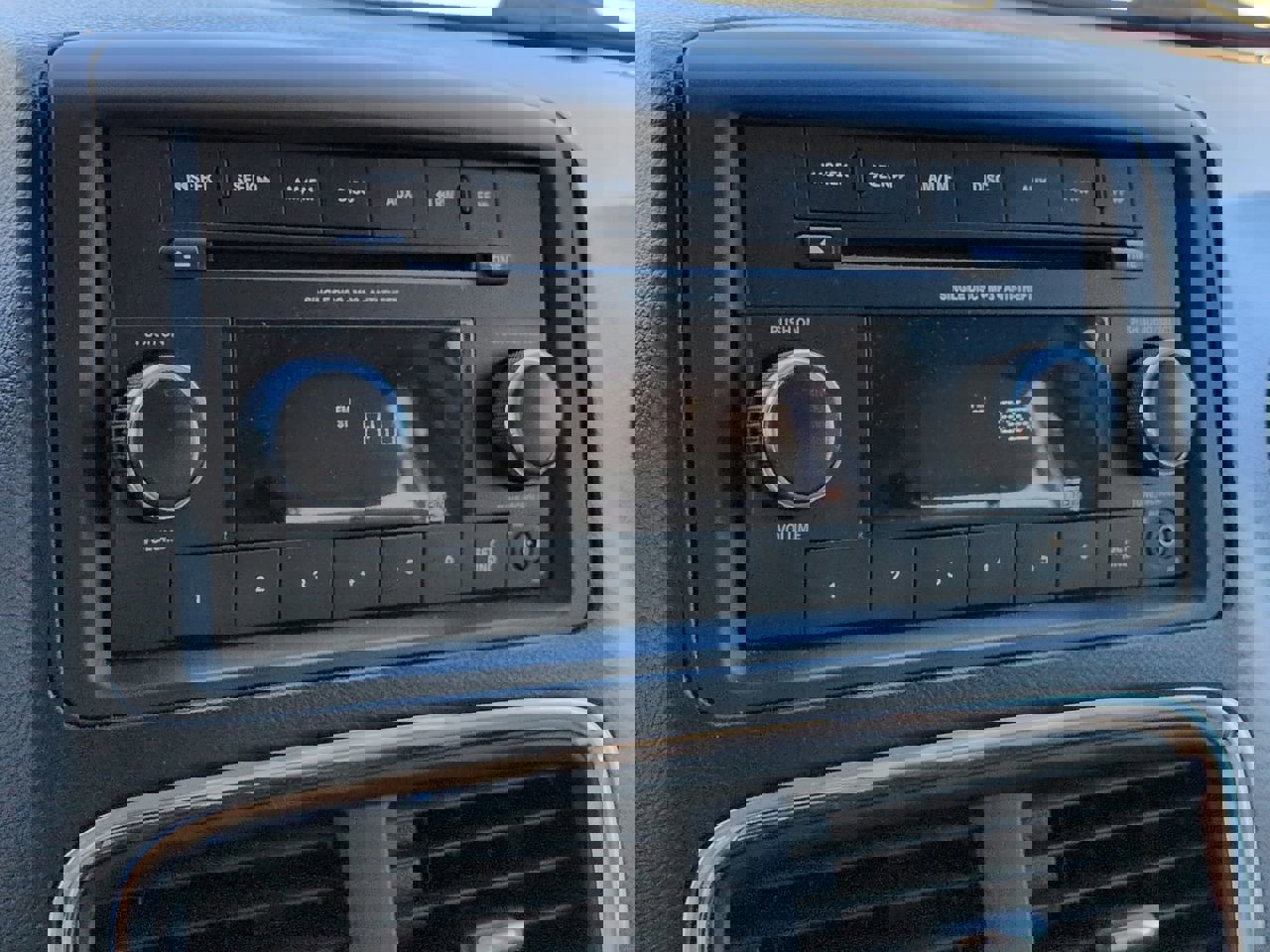 Used 2014 Dodge Grand Caravan SXT FWD image 19