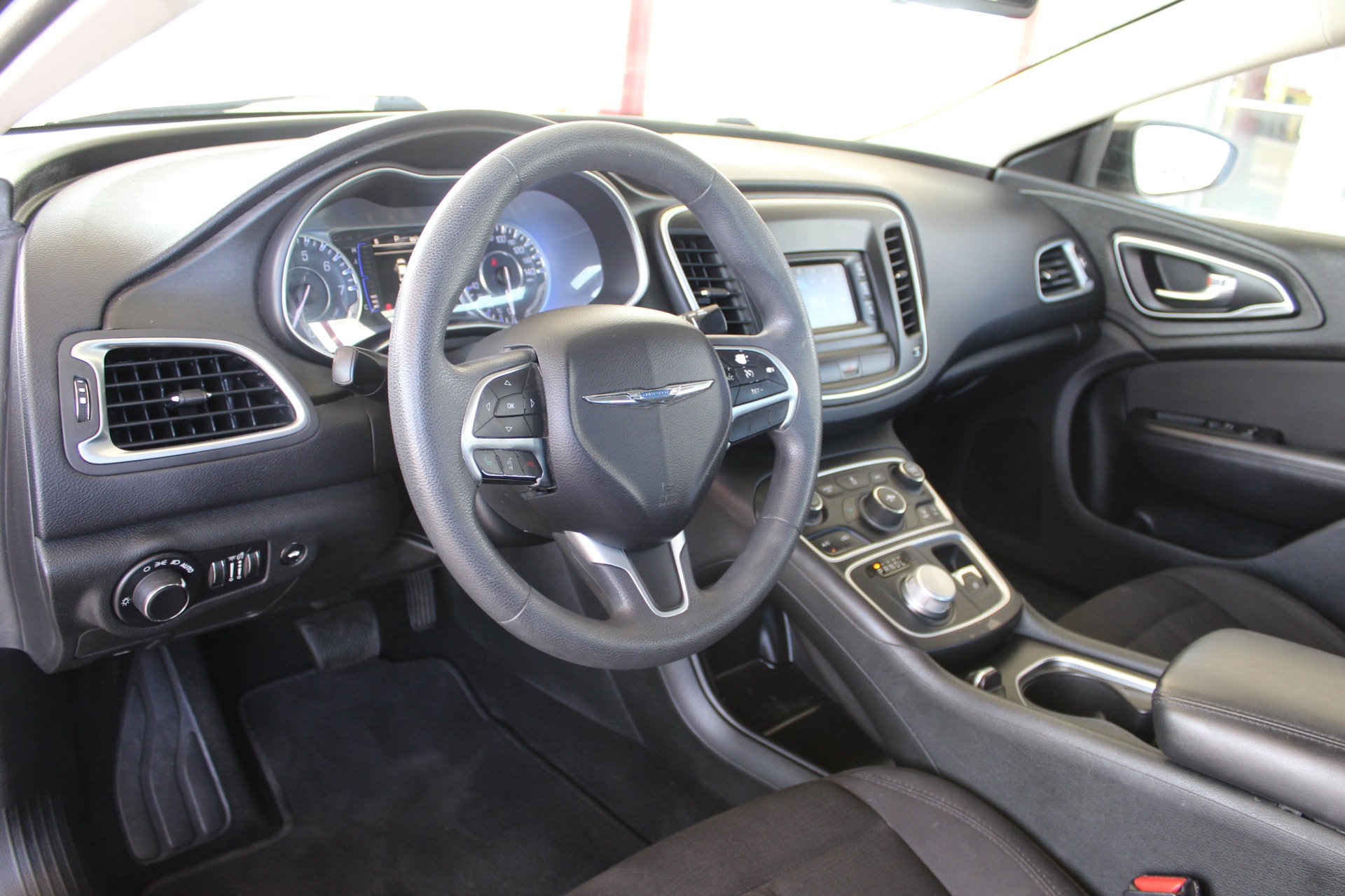 Used 2015 Chrysler 200 Limited FWD image 24