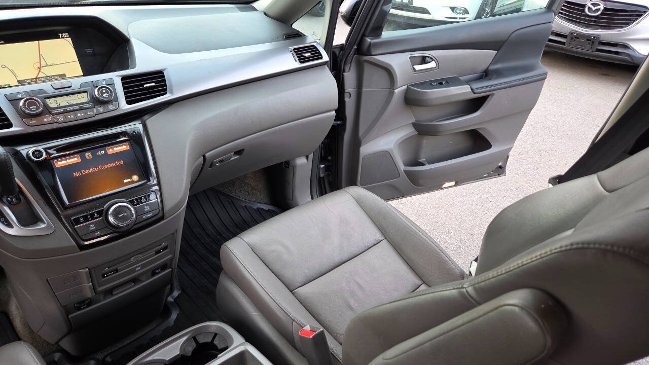 Used 2014 Honda Odyssey Touring Elite image 32