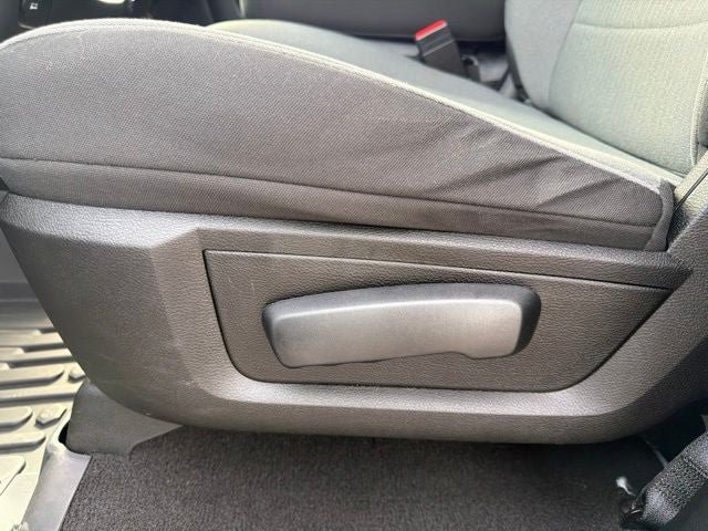 Used 2024 RAM 1500 Classic SLT AWD/4WD image 17