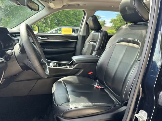 Used 2023 Jeep Grand Cherokee L Limited AWD/4WD image 42