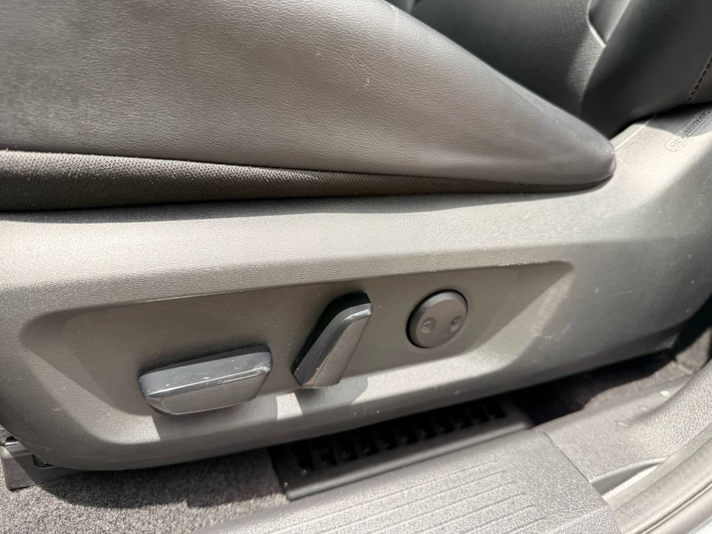 Used 2023 Nissan Rogue SV w/ SV Premium B Package FWD image 44