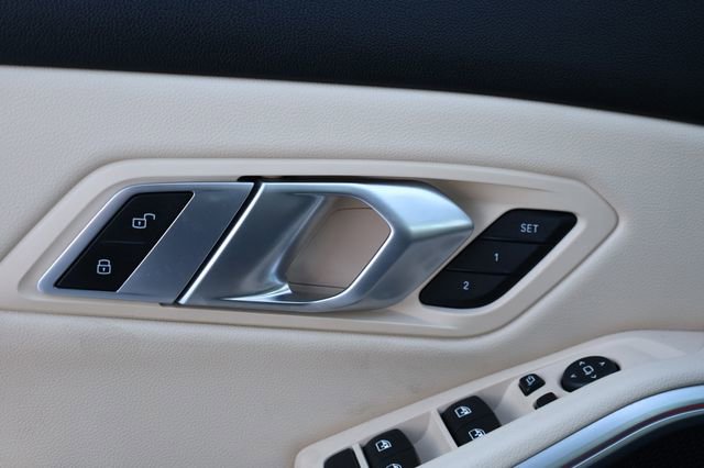 Used 2023 BMW 330i xDrive Sedan w/ Premium Package image 13