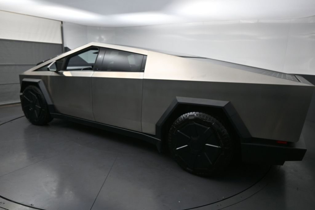 Used 2024 Tesla Cybertruck AWD Crew Cab image 12