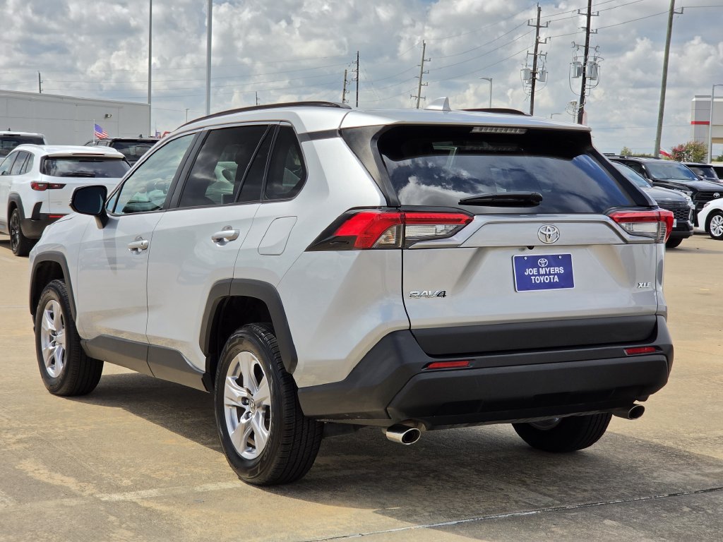 Used 2025 Toyota RAV4 XLE FWD image 7